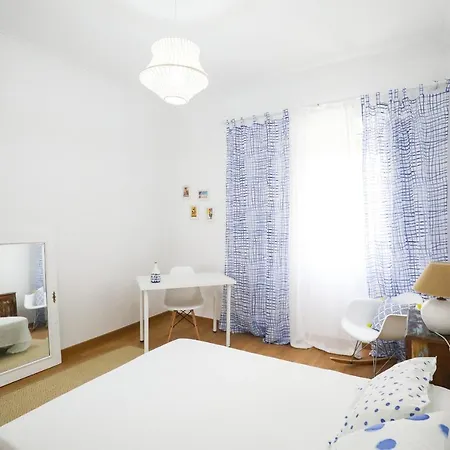 Nova Casa Colorida Perto De Belem Лісабон